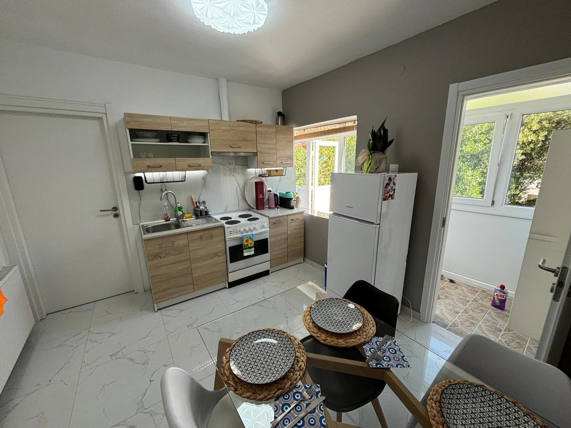 Candi Central Apartments Néosz Marmarász Kültér fotó