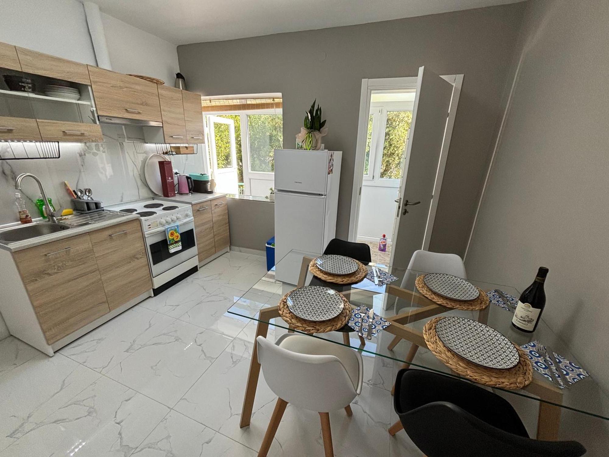 Candi Central Apartments Néosz Marmarász Kültér fotó